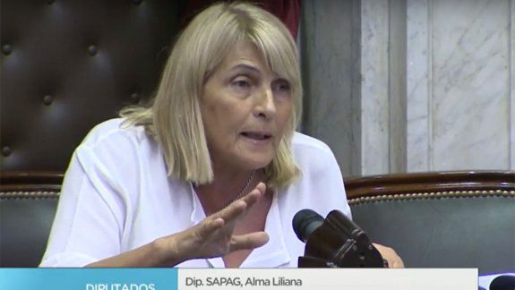 Alma Sapag responde por la polémica convocatoria de Sesión
